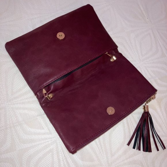 🔥HP🔥 AMETHYST CLUTCH BAG/ EMBROIDERED GEOMETRIC DETAIL & GOLD CHAIN STRAP - Picture 4 of 8